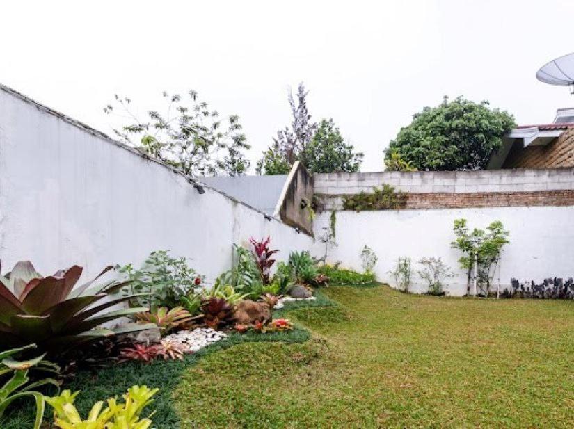 Stylish Villa At Green Apple U 35A Cipanas Puncak Sindanglaya 外观 照片