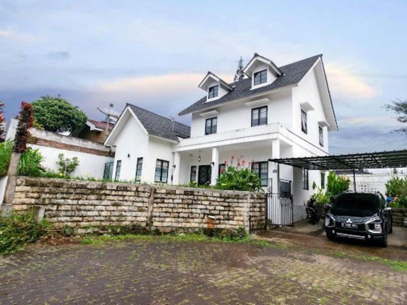 Stylish Villa At Green Apple U 35A Cipanas Puncak Sindanglaya 外观 照片